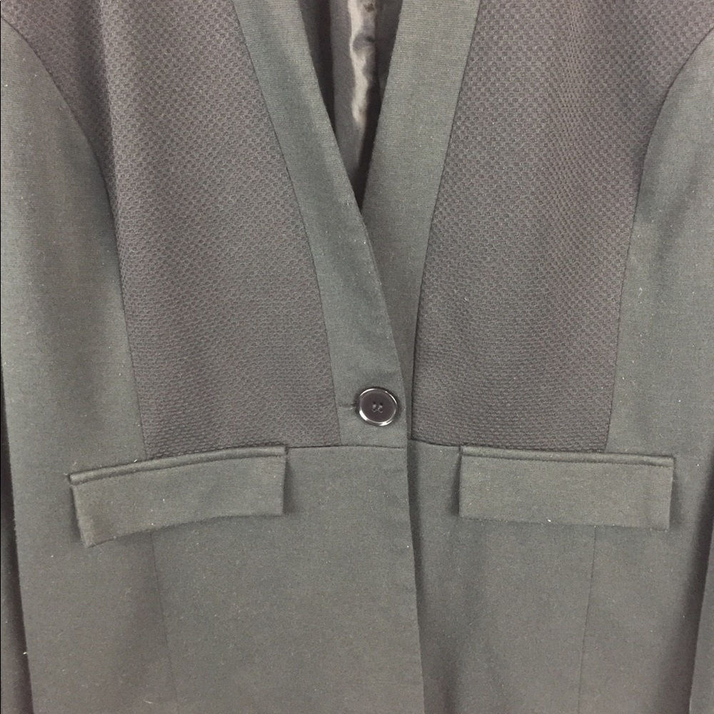 *3 for $30* Large black blazer - Picture 5 of 7